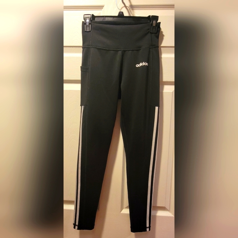 women's size small Adidas Climate leggings, super soft, worn once, like New